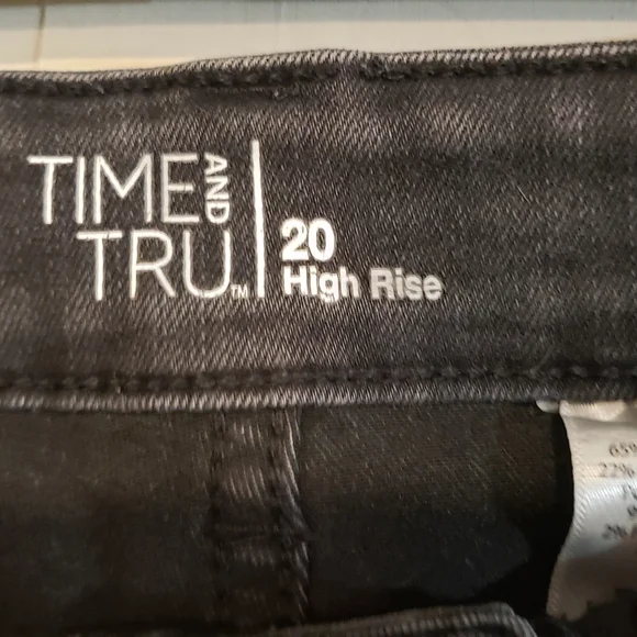 Womens shorts. Time and Tru. Color Black. Size 20. - Picture 3 of 3